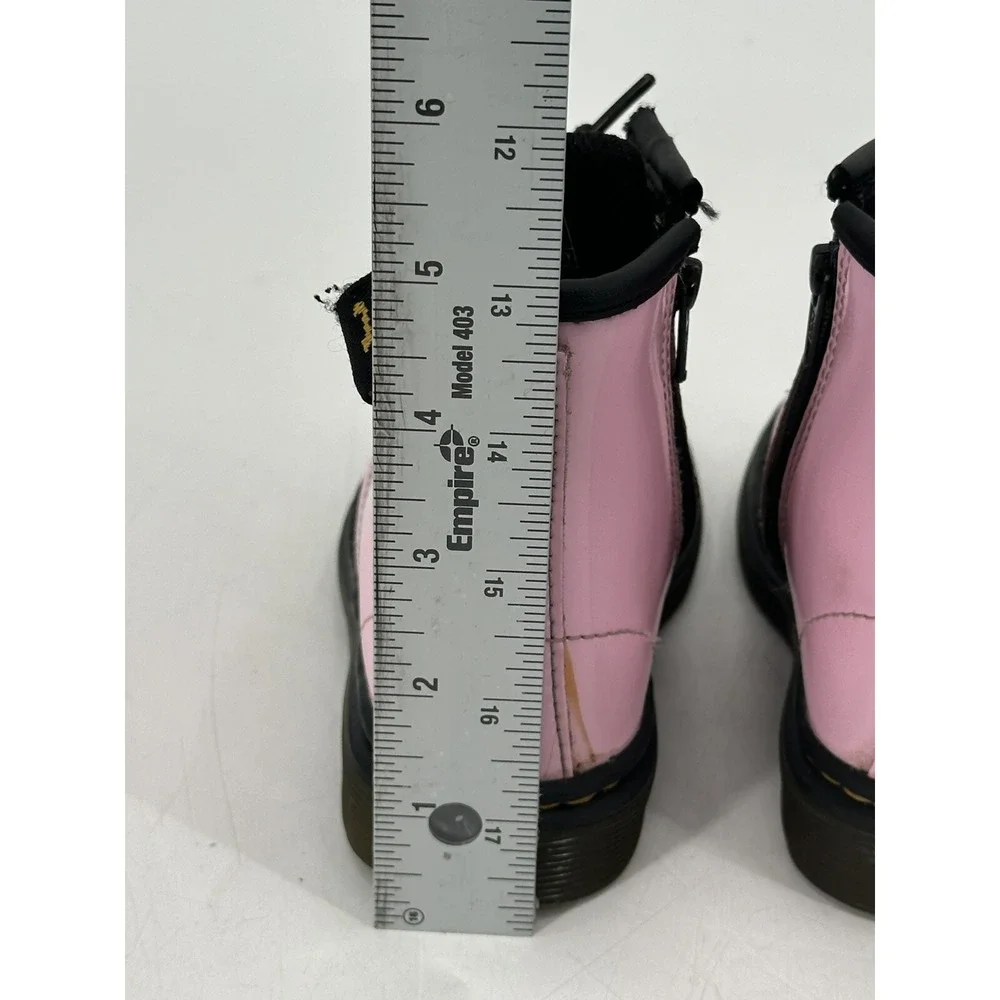Dr Marten's 1460 Boot Kids Sz 9 Light Pink Lace‎ Up Edgy Combat Patent Leather